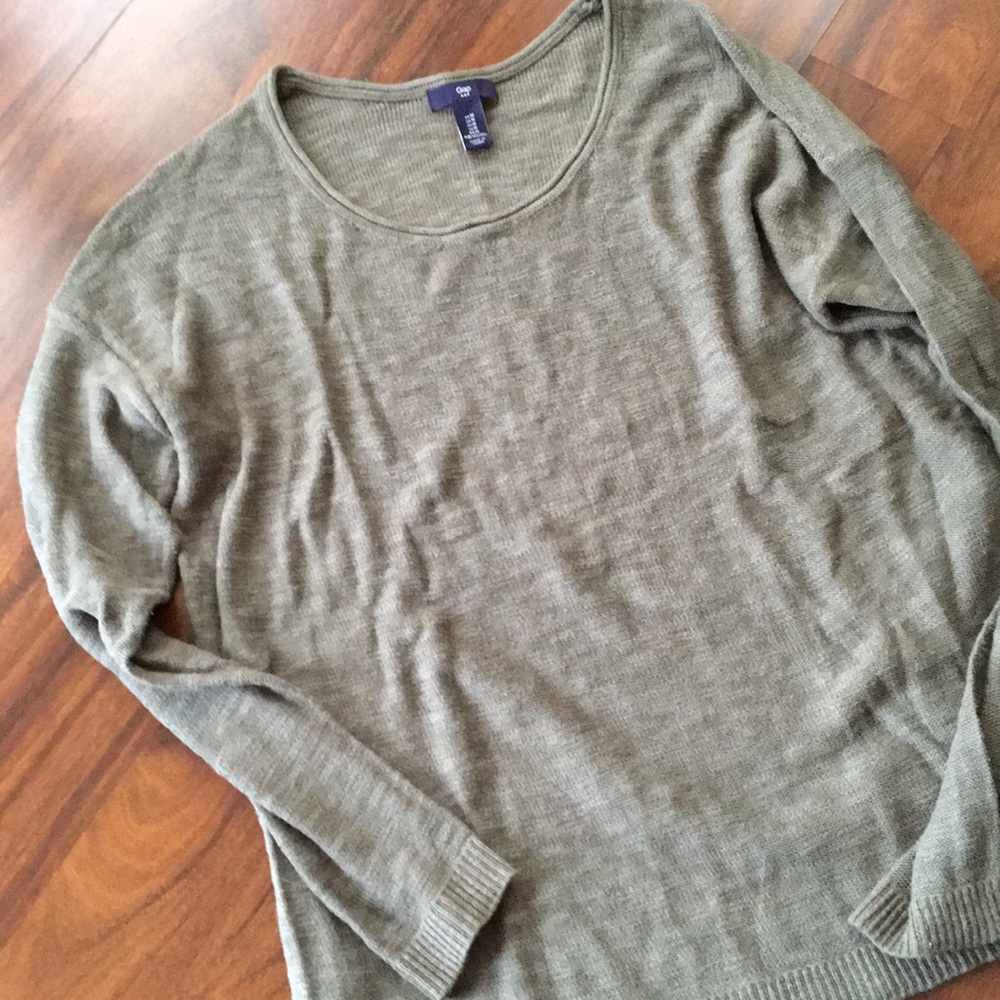 Scoop neck sweater